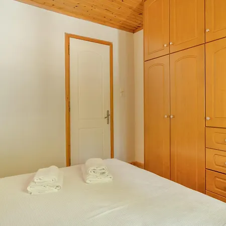 Liana Tatil Evi Frikes