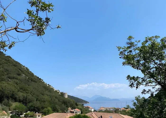 Liana Case de vacanță Frikes